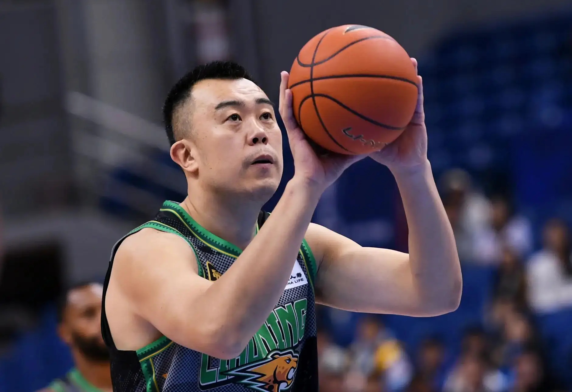 爱游戏官方登录入口-内线球员出色表现,助球队锁定胜局