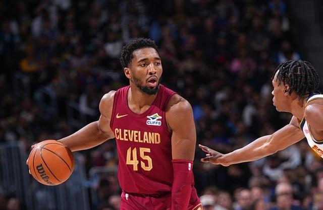 澳洲篮球巅峰对决，球星争夺荣耀