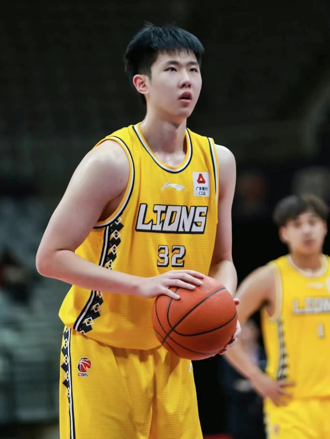 紧张局势下球员表现出色，获得掌声和赞誉