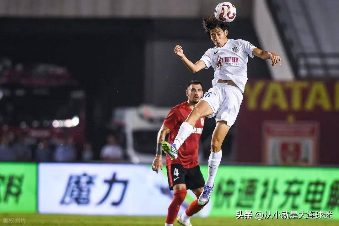 爱游戏下载-震撼登场！球队集体发挥威胁对手！