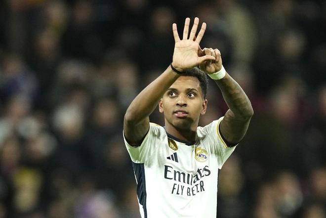 西甲球队签下巴西前锋突破转会记录的简单介绍