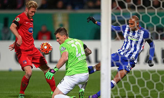 爱游戏在线-奥格斯堡球员迎来爆发，表现出色！