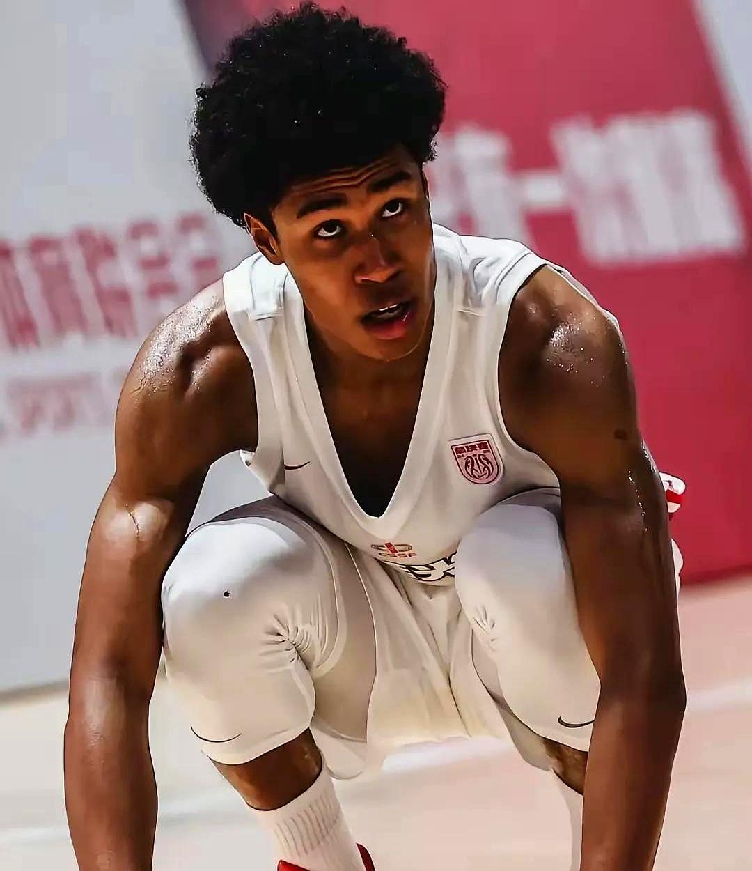 爱游戏app-关于本土年轻球员打破僵局取得关键分的信息