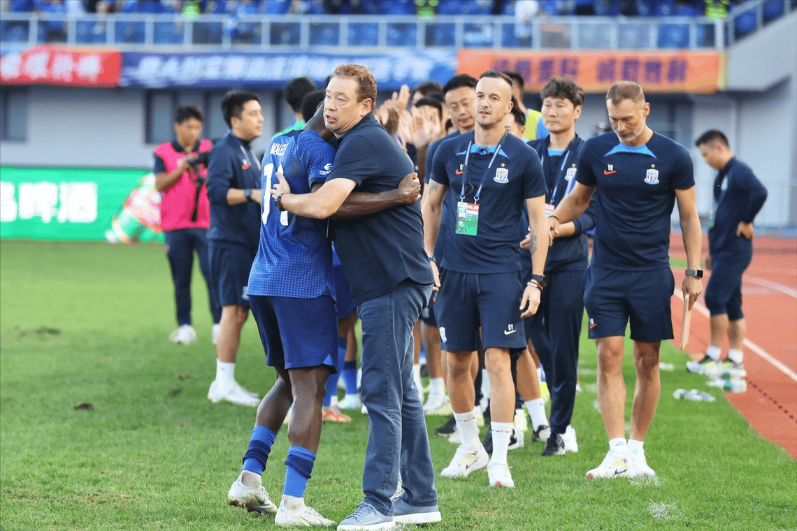 爱游戏娱乐-上海申花凯旋夺胜，中超冠军呼唤一片的简单介绍