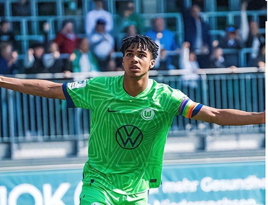 沃尔夫斯堡后卫遭遇伤病,球队人心惶惶 沃尔夫斯堡后卫遭遇伤病,球队人心惶惶