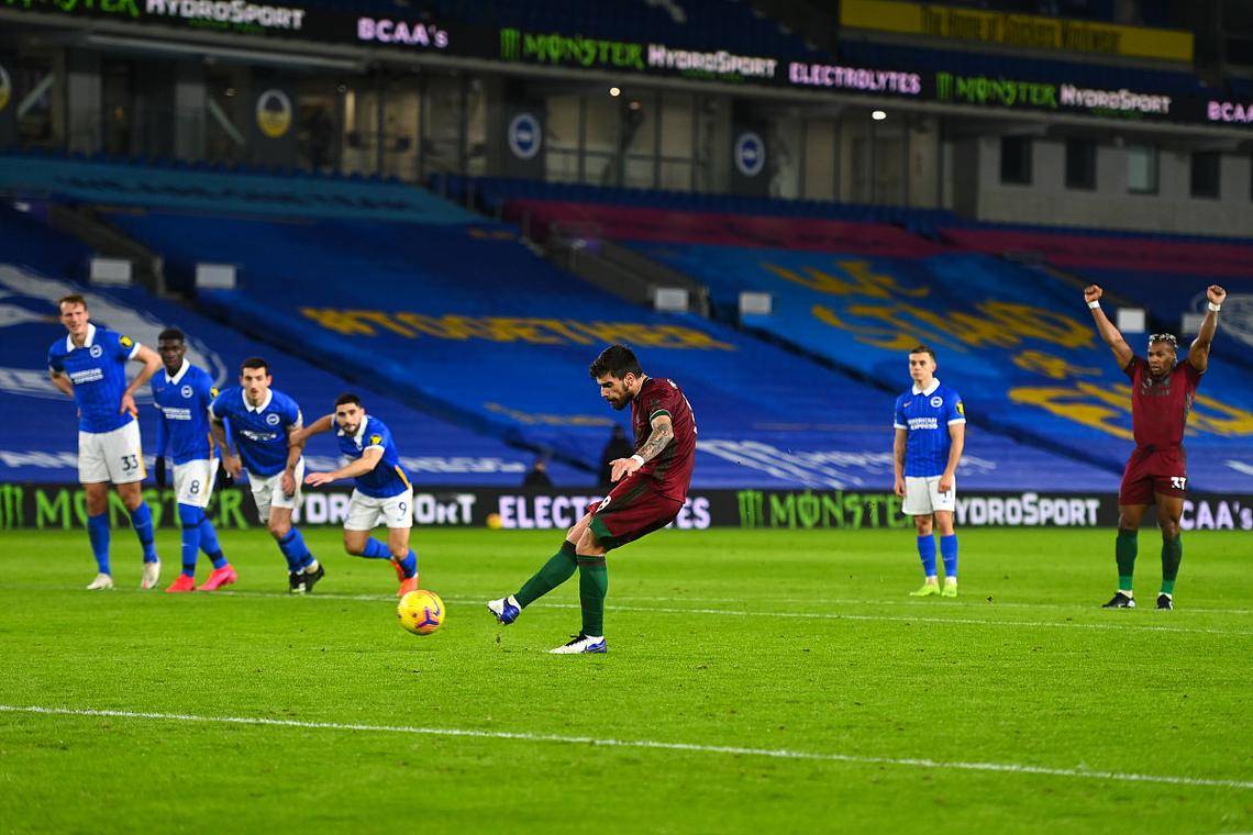 爱游戏官方-包含热刺主场逆转赢下布莱顿，士气大增的词条