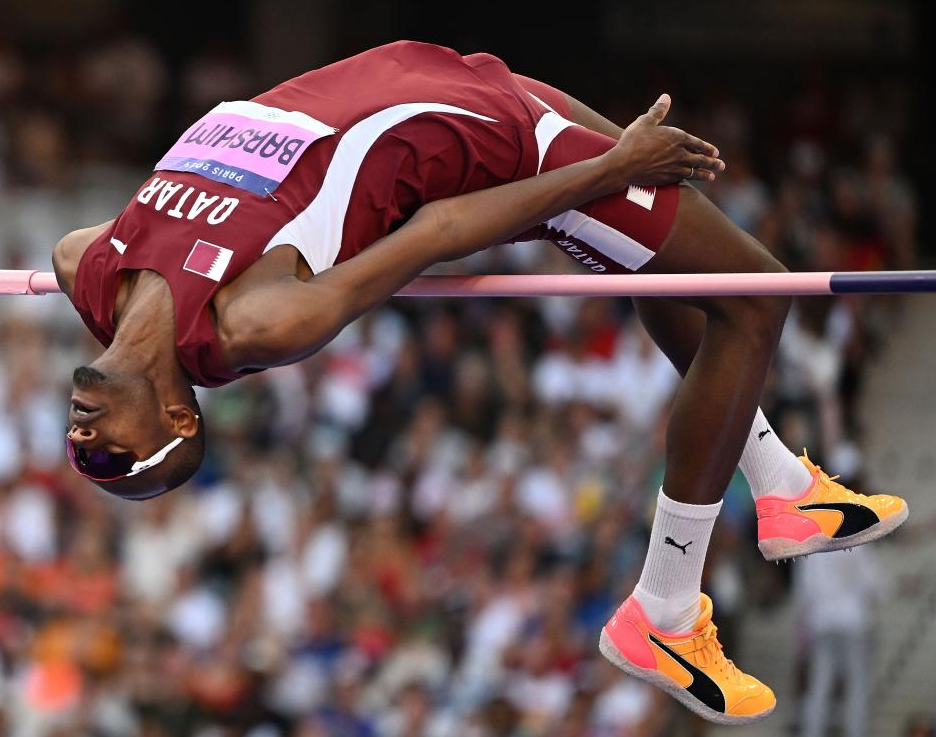 卡塔尔选手在马拉松比赛中夺冠