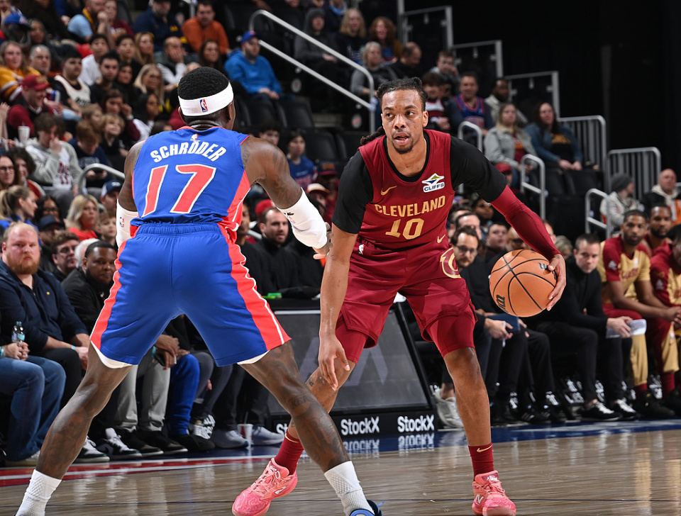 爱游戏培训-骑士客场大胜，继续保持不败