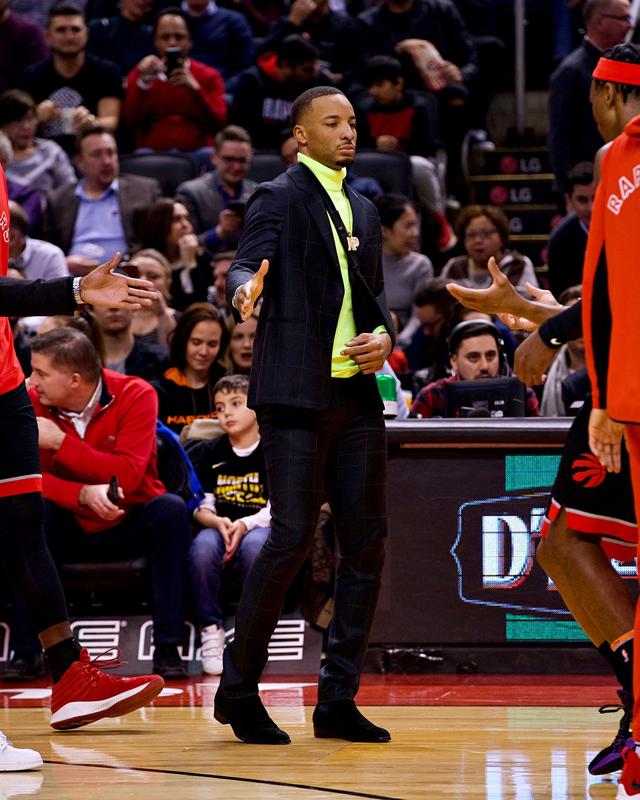 包含黑白半岛卫冕冠军连取四连胜的词条